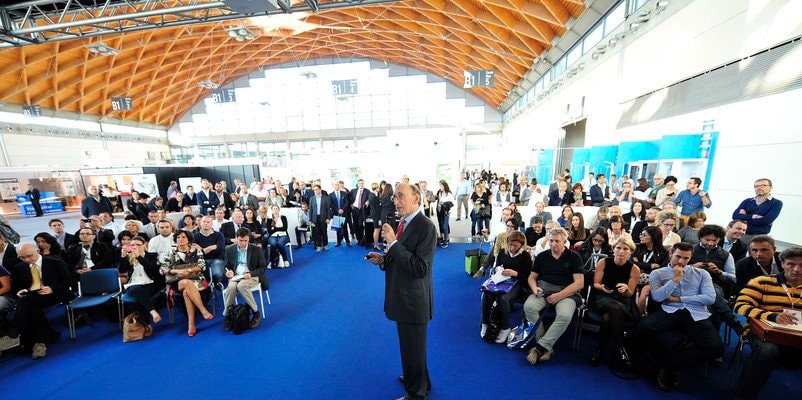 Convegno affollato in un padiglione della Fiera di Rimini durante Sia Guest