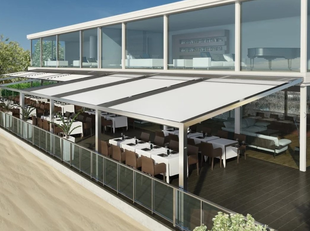 Pergole Artemis sulla terrazza di un ristorante